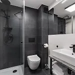 Δωμάτια σε οικογενειακή κατοικία Sielska 102 *